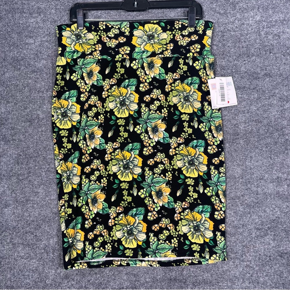 NWT Lularoe Women’s Medium Black Yellow‎ Floral Festive Stretch Pencil Skirt